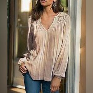 Elegant Cream Women's Tunic